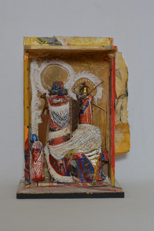 Szent család (Nórák IV.), 2007-2008, (elölnézet), íróasztalfiók, vegyes technika, 51 x 38 x 23 cm.