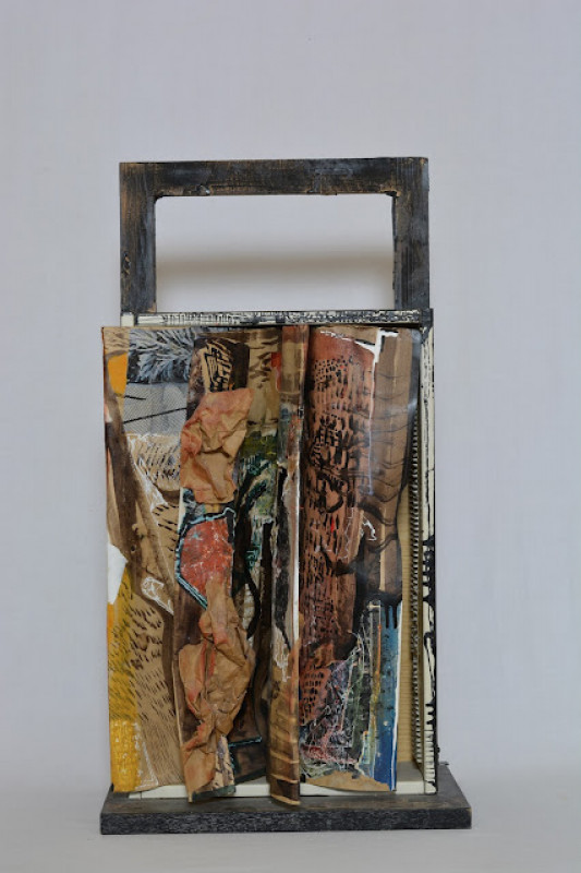 Könyvtár (Nórák VII.), 2007-2008, (hátulnézet), íróasztalfiók, vegyes technika, 63 x 34 x 23 cm.